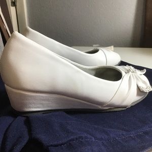 White Shoes fot girls for special occacions Gala brand Size 13